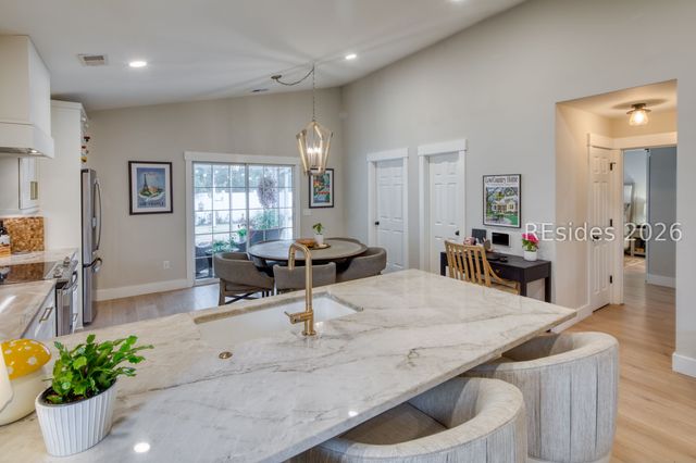 20 Lakeside Dr, Bluffton, SC 29910