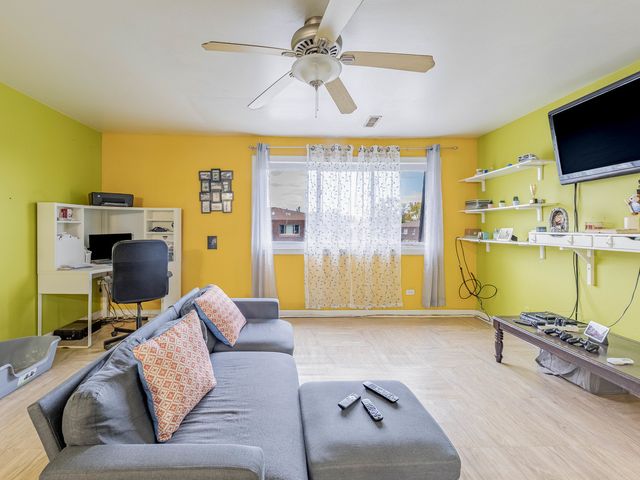 10440 Natoma Avenue 11, Chicago Ridge, IL 60415