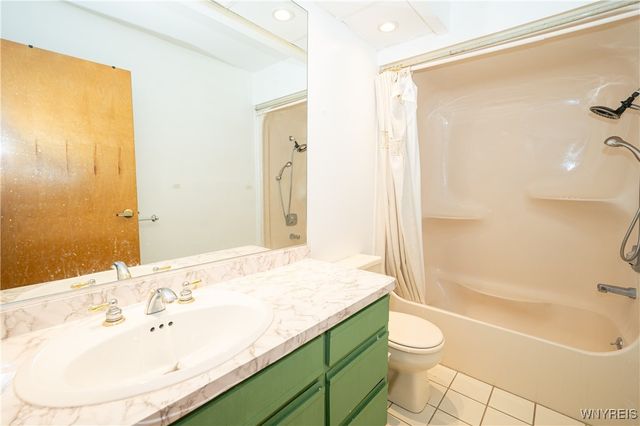 1115 Youngs Road H, Amherst, NY 14221