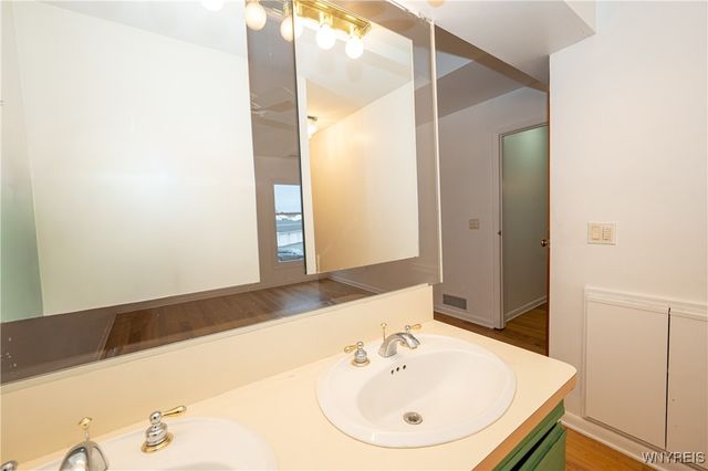 1115 Youngs Road H, Amherst, NY 14221