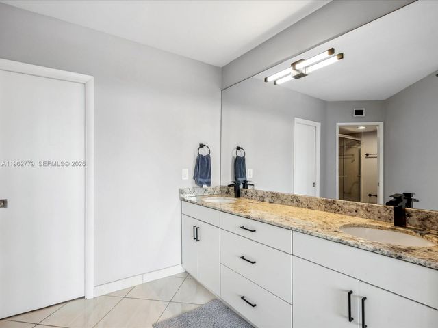 19195 NE 36th Ct 1010, Aventura, FL 33180