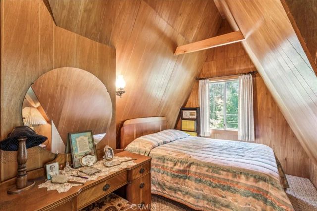 404 Hillside, Lake Arrowhead, CA 92352