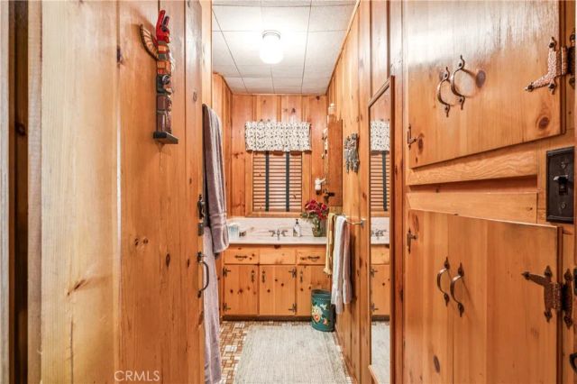 404 Hillside, Lake Arrowhead, CA 92352