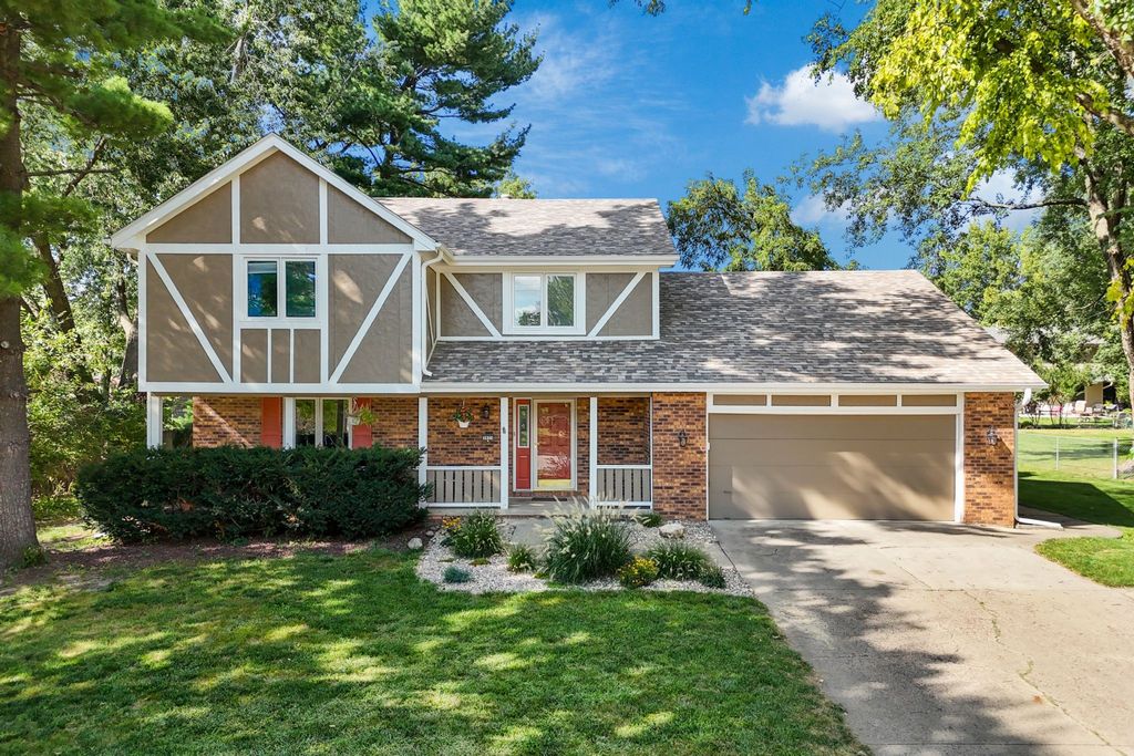 3931 Ashworth Road, West Des Moines, IA 50265