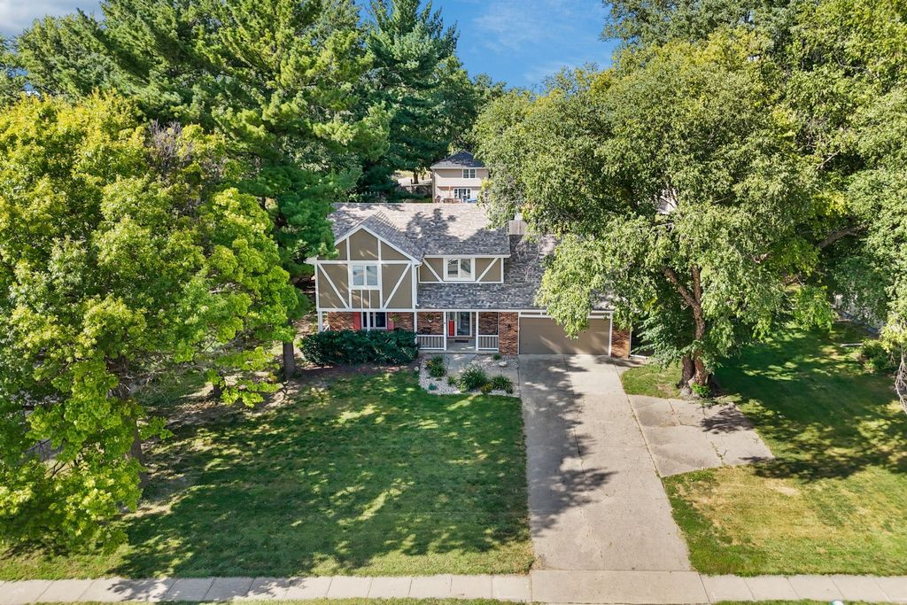 3931 Ashworth Road, West Des Moines, IA 50265