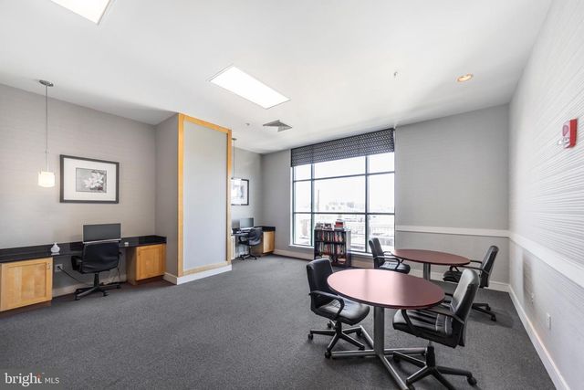 414 Water St Apt 2609, Baltimore, MD 21202