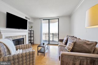 414 Water St Apt 2609, Baltimore, MD 21202