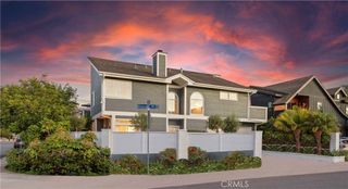 1596 Riverside, Costa Mesa, CA 92627