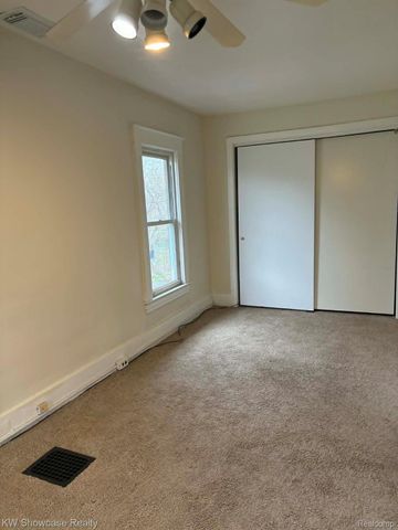 22 Augusta Avenue, Pontiac, MI 48341