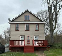 22 Augusta Avenue, Pontiac, MI 48341