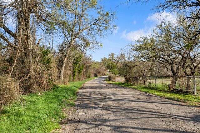 1012 County Road 701a, Cleburne, TX 76031