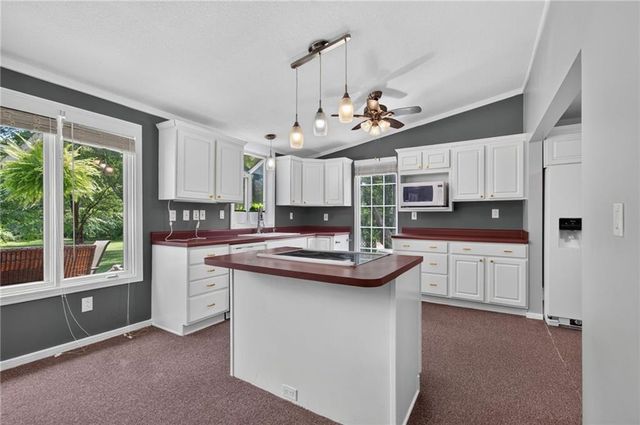 21405 S Harper Road, Peculiar, MO 64078
