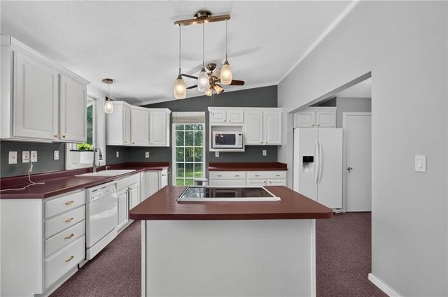 21405 S Harper Road, Peculiar, MO 64078