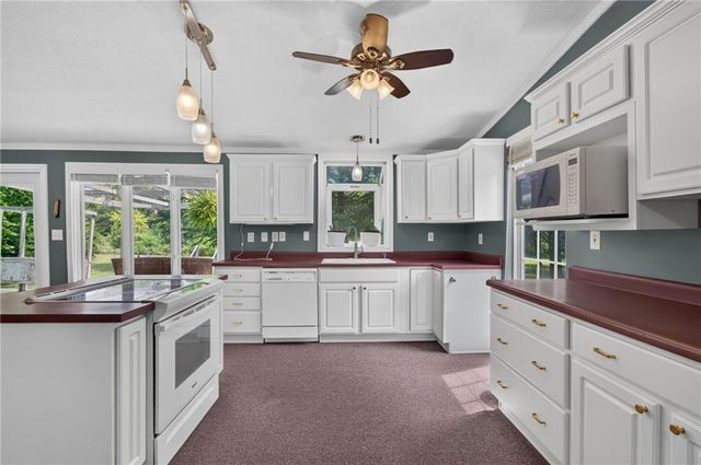 21405 S Harper Road, Peculiar, MO 64078