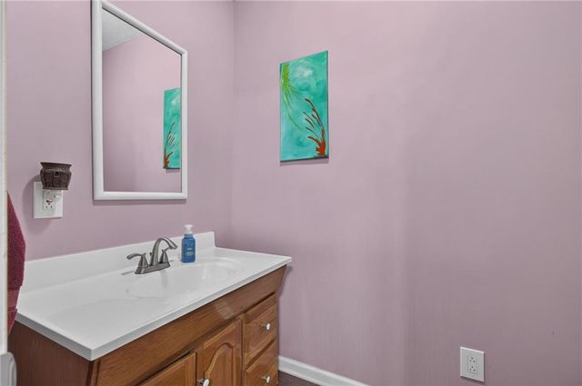 21405 S Harper Road, Peculiar, MO 64078