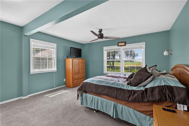 21405 S Harper Road, Peculiar, MO 64078