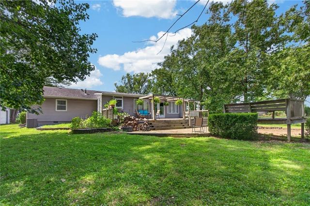 21405 S Harper Road, Peculiar, MO 64078