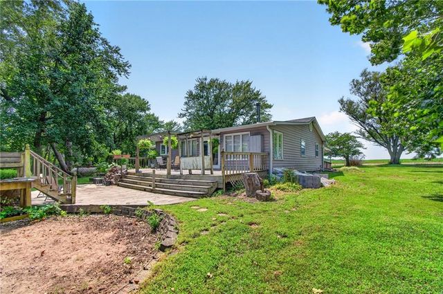 21405 S Harper Road, Peculiar, MO 64078