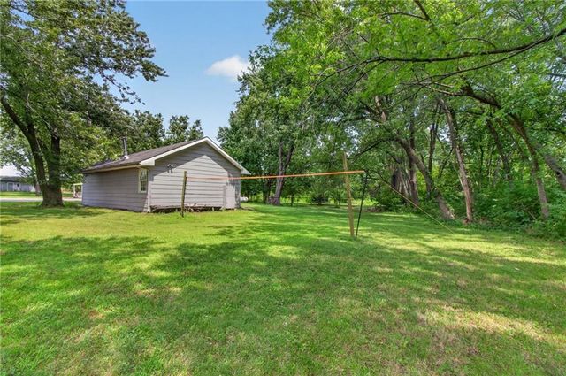 21405 S Harper Road, Peculiar, MO 64078