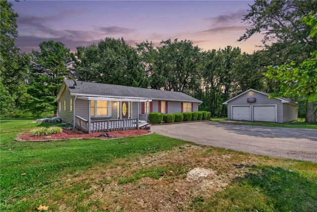 21405 S Harper Road, Peculiar, MO 64078