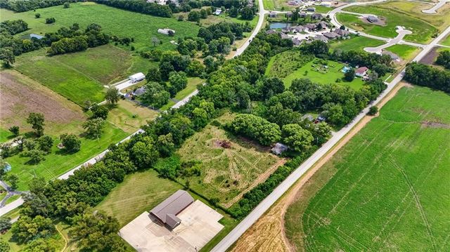 21405 S Harper Road, Peculiar, MO 64078