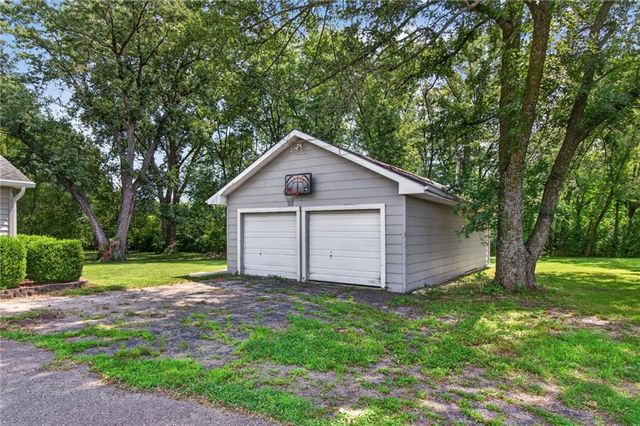 21405 S Harper Road, Peculiar, MO 64078
