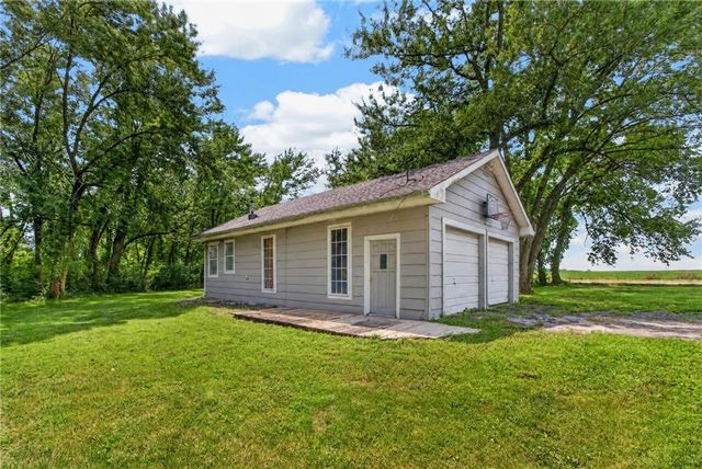 21405 S Harper Road, Peculiar, MO 64078