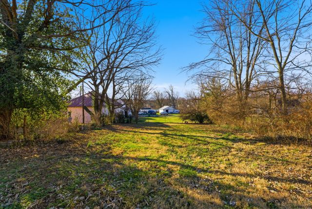 1206 Perryville Road, Danville, KY 40422