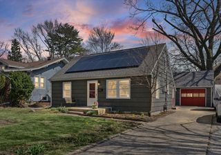 910 S Lynn Street, Urbana, IL 61801