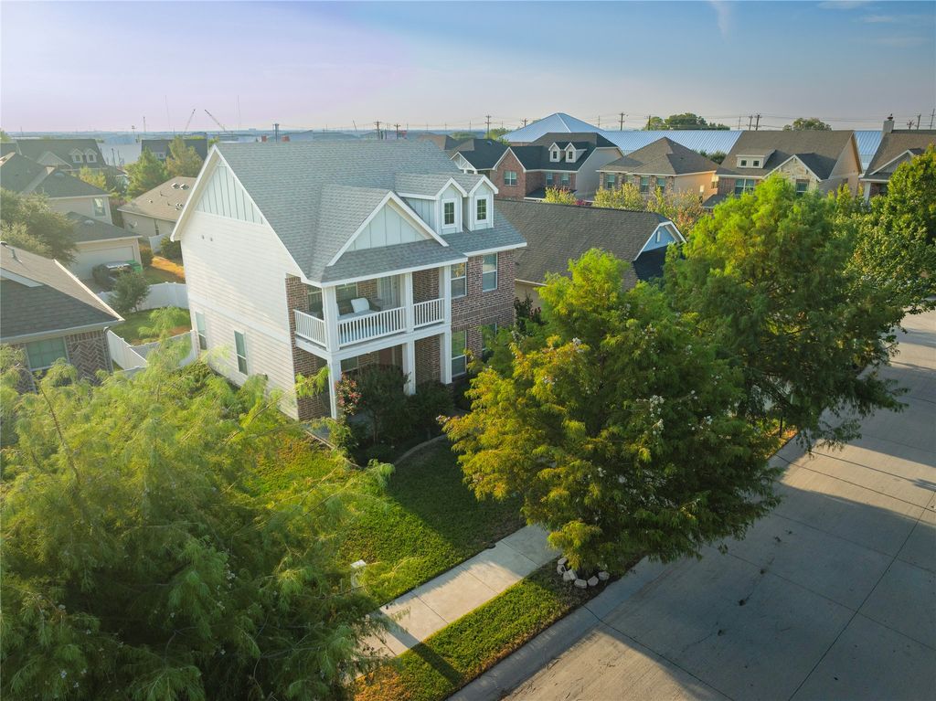 708 Whitemarsh Drive, Aubrey, TX 76227 — photo 2