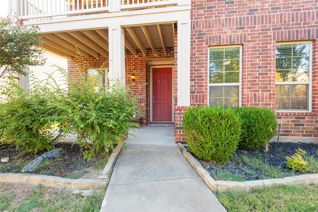 708 Whitemarsh Drive, Aubrey, TX 76227 — photo 4
