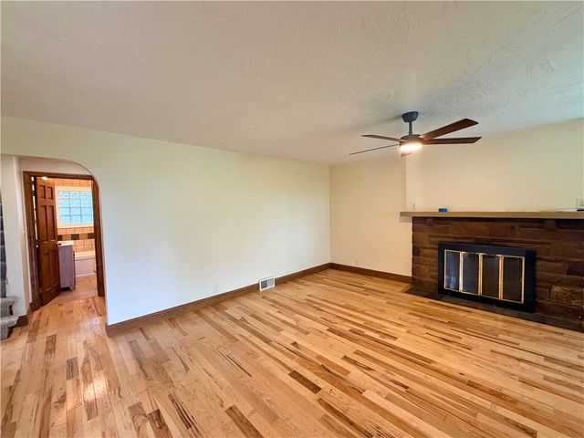 1166 N Main St, South Strabane, PA 15301