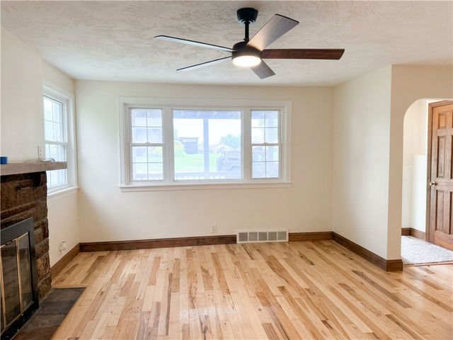 1166 N Main St, South Strabane, PA 15301