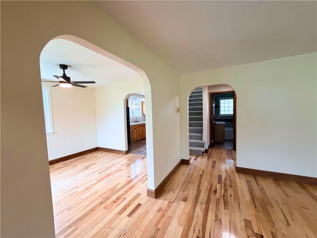 1166 N Main St, South Strabane, PA 15301