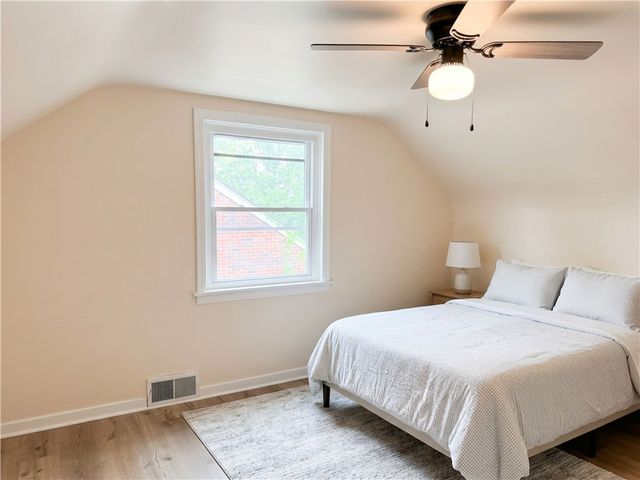 1166 N Main St, South Strabane, PA 15301