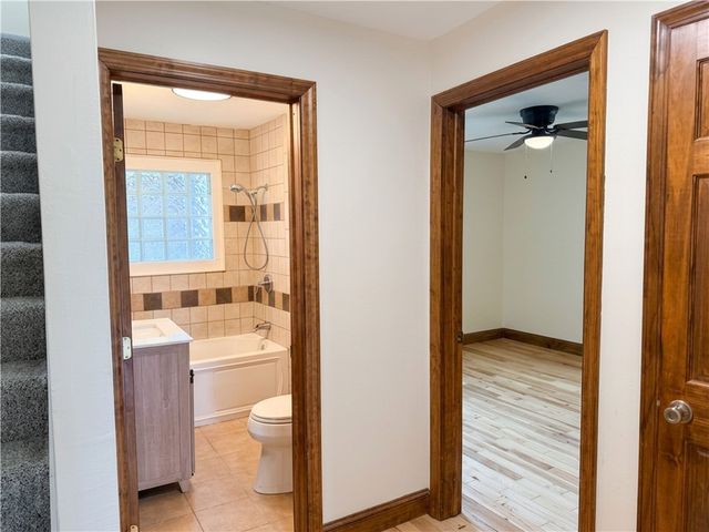 1166 N Main St, South Strabane, PA 15301
