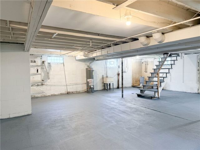 1166 N Main St, South Strabane, PA 15301