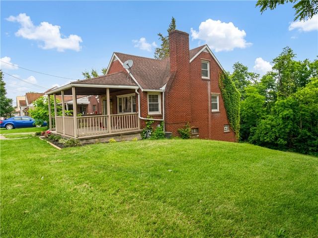 1166 N Main St, South Strabane, PA 15301