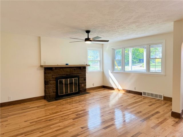 1166 N Main St, South Strabane, PA 15301
