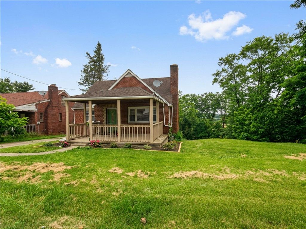 1166 N Main St, South Strabane, PA 15301