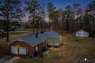 9829 Line Fence Rd, Hayes, VA 23072