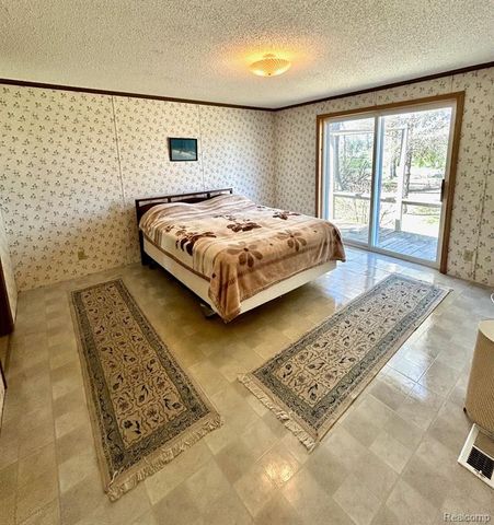 1877 S Almont Avenue, Imlay City, MI 48444