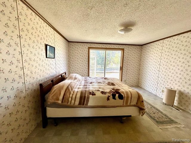 1877 S Almont Avenue, Imlay City, MI 48444