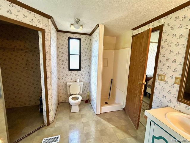 1877 S Almont Avenue, Imlay City, MI 48444