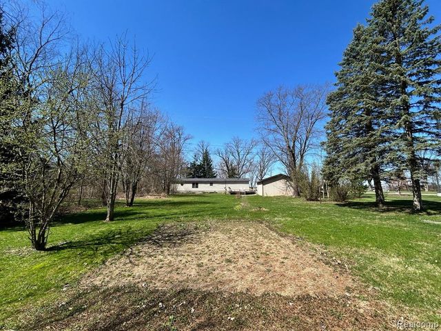1877 S Almont Avenue, Imlay City, MI 48444