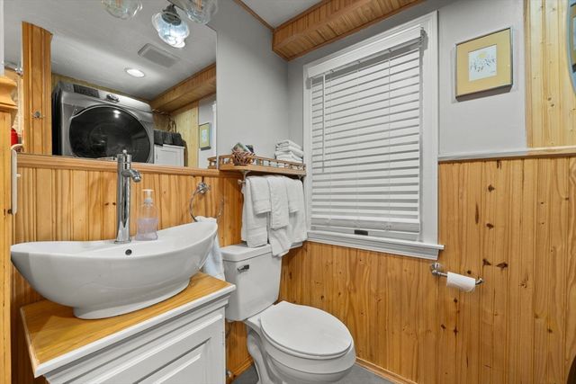 4 Laurel St, Woburn, MA 01801