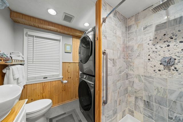 4 Laurel St, Woburn, MA 01801