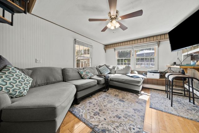 4 Laurel St, Woburn, MA 01801