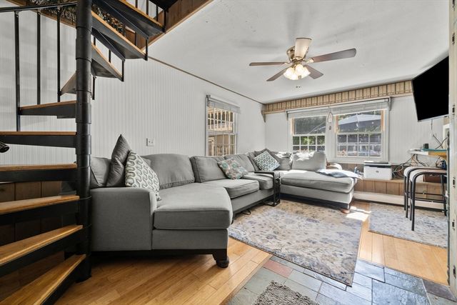 4 Laurel St, Woburn, MA 01801
