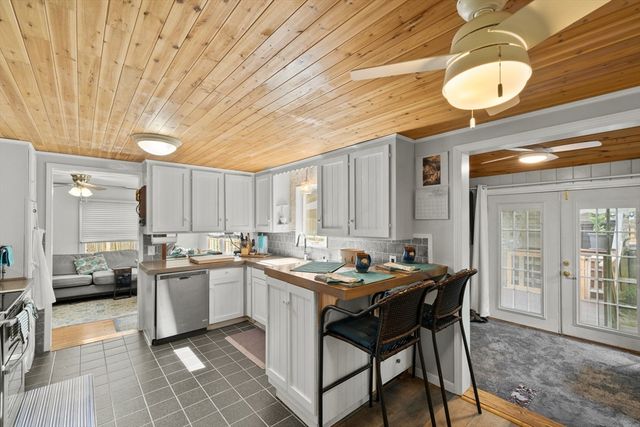 4 Laurel St, Woburn, MA 01801